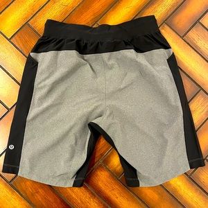 Men’s Lululemon 9” Yoga Short with Boxer Brief Liner